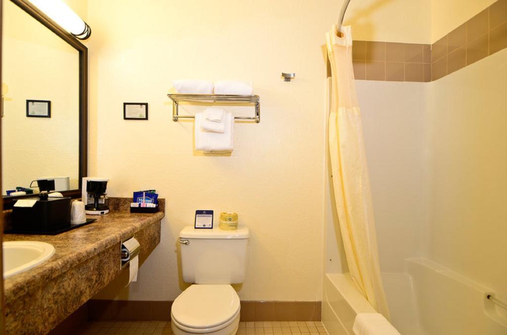 Best Western Tulalip Inn Marysville Room photo